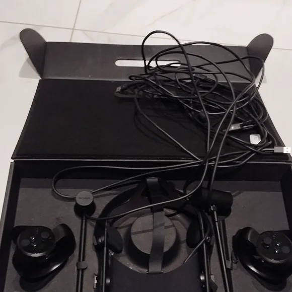 Oculus - Picture 2 of 5